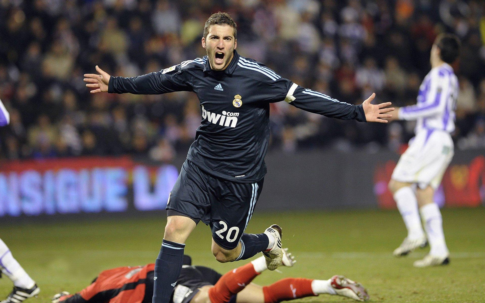 廿六月蛰伏终破茧，三旬博格巴归来引足坛瞩目