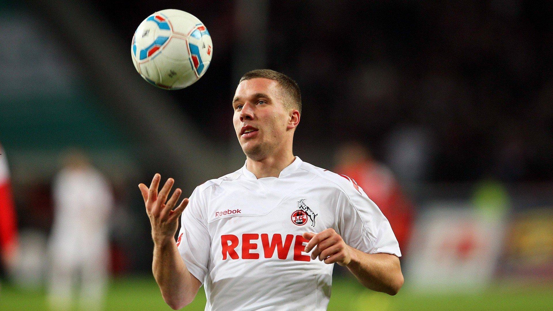 张伯伦盛赞枪手阵容深度，道曼成熟表现引未来期待